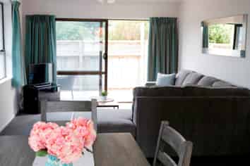 12a Waimarie Av, Paraparaumu