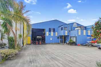 WHANGAMATA: LAND AND BUILDINGS WITH OPTIONS