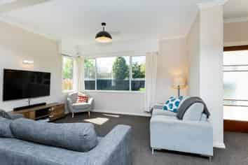 113 Lytton Road , Riverdale