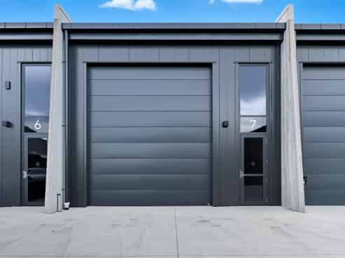 Auction: Quality unit must be sold!