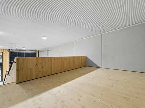 Auction: Quality unit must be sold!