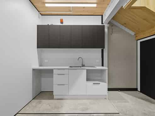Auction: Quality unit must be sold!