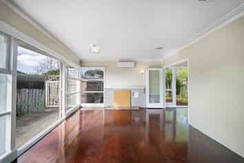 21 McKean Ave, Manurewa