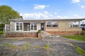 21 McKean Ave, Manurewa