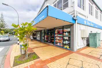 High Profile Retail Corner