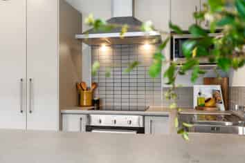 6 Rire Hau Lane, Pyes Pa