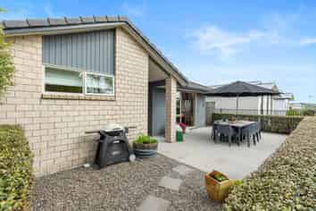 6 Rire Hau Lane, Pyes Pa