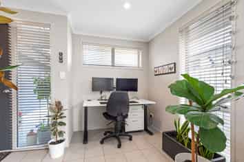 6 Rire Hau Lane, Pyes Pa