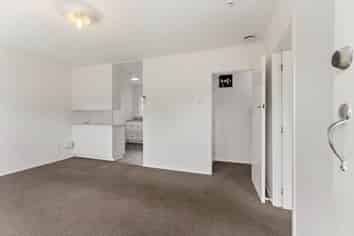 3/34 Eskdale Road, Birkdale