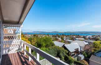 9 Kempton Place, Richmond Heights