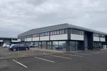 584SQM Versatile Warehouse with Ample Parking