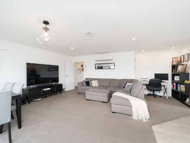 6 Wescombe Grove, FEILDING