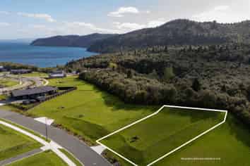 7 Otaketake Drive, Kinloch