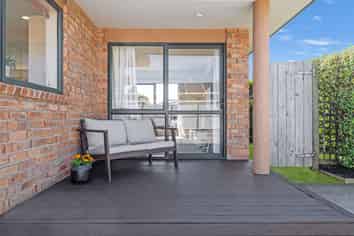 16A George Crescent, Buckland