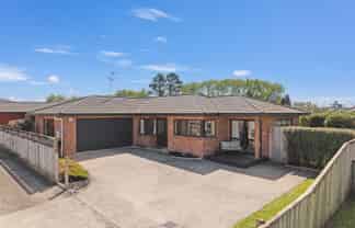 16A George Crescent, Buckland