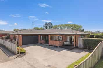 16A George Crescent, Buckland
