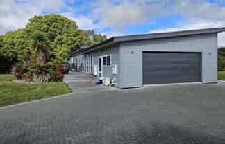 24 Lacebark Drive, Kinloch