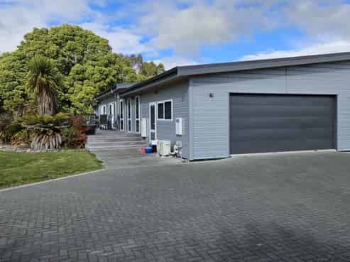 24 Lacebark Drive, Kinloch