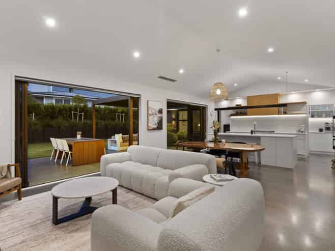 5 Canoe Lane, Riverhead
