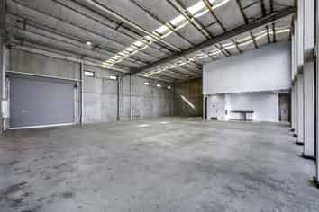 327SQM Modern Industrial Unit For Lease