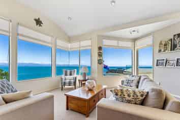 31 The Cliffs, Britannia Heights