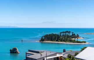 31 The Cliffs, Britannia Heights