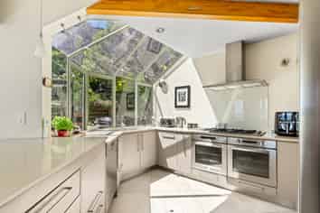 31 The Cliffs, Britannia Heights