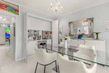 2/4 Gill Road, Eastbourne