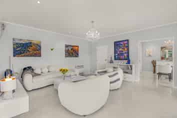 2/4 Gill Road, Eastbourne