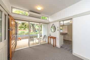 B/8 Brassey Road, Saint Johns Hill