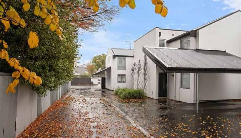 2/160 Rossall Street, Merivale