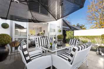 2/160 Rossall Street, Merivale