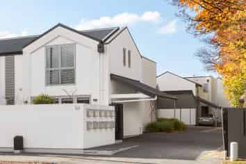 2/160 Rossall Street, Merivale