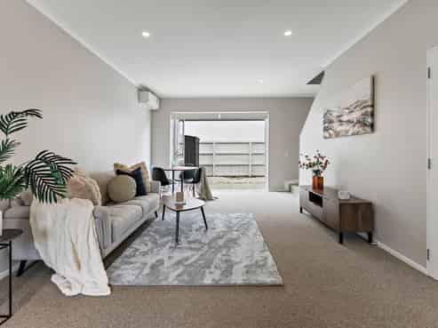 16 Whale Road, Mount Wellington