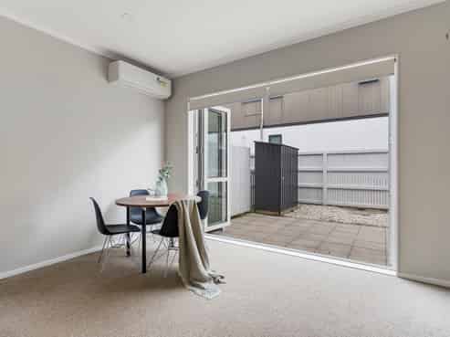 16 Whale Road, Mount Wellington