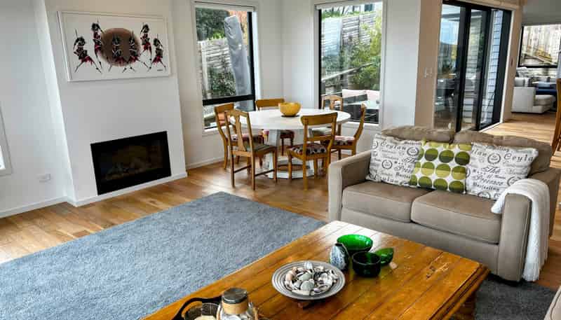 8 The Track, Plimmerton