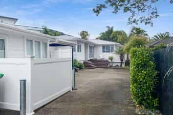 26 Duncan Avenue, Te Atatu South
