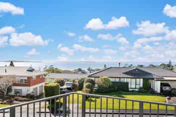 2/16 Paisley Street, Mellons Bay