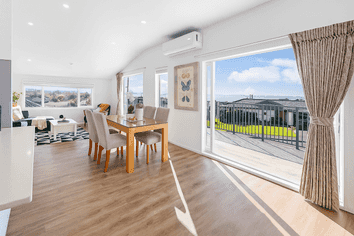 2/16 Paisley Street, Mellons Bay