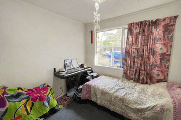 Auckland - Address withheld