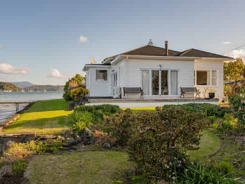 96 Albert Street, Whitianga