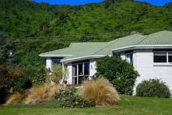 54 Huia Street, Waikanae