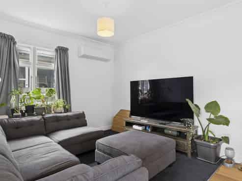 51 Baker Street, Caversham