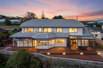 216 Whitford Road, Shamrock Park