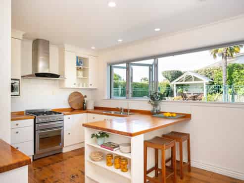 119 Chaucer Road North, Hospital Hill