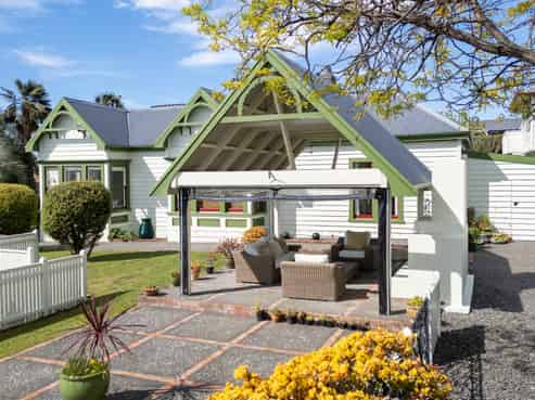 119 Chaucer Road North, Hospital Hill