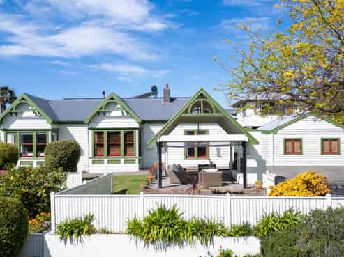 119 Chaucer Road North, Hospital Hill