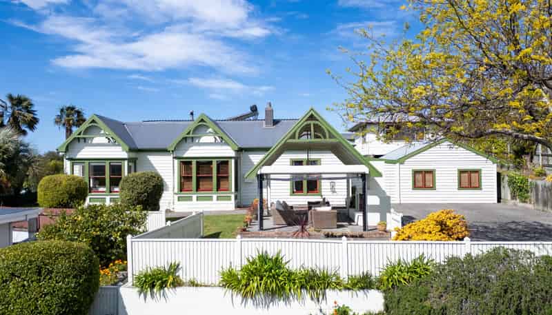 119 Chaucer Road North, Hospital Hill