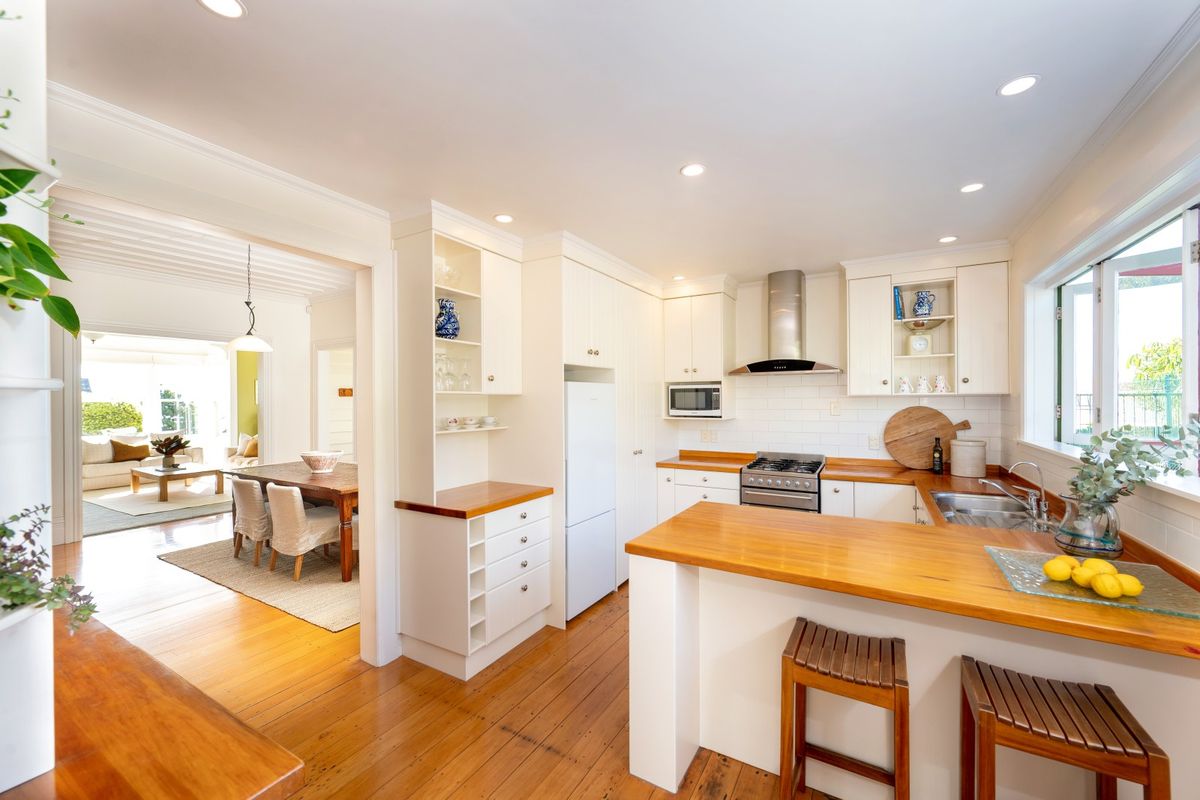 Fabulous family hill home - Mehr