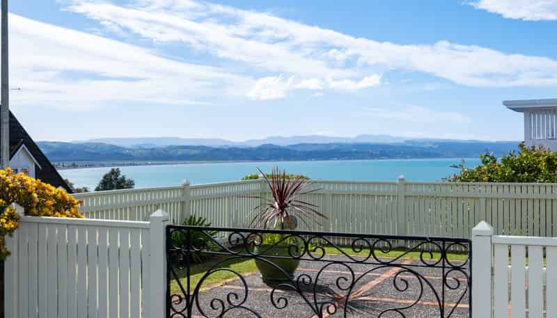 119 Chaucer Road North, Hospital Hill